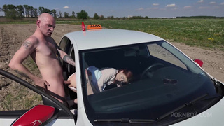 Зачем платить водителю Uber, если можно просто дать в попку!